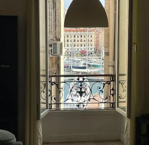 Dans Le Coeur De La Cite